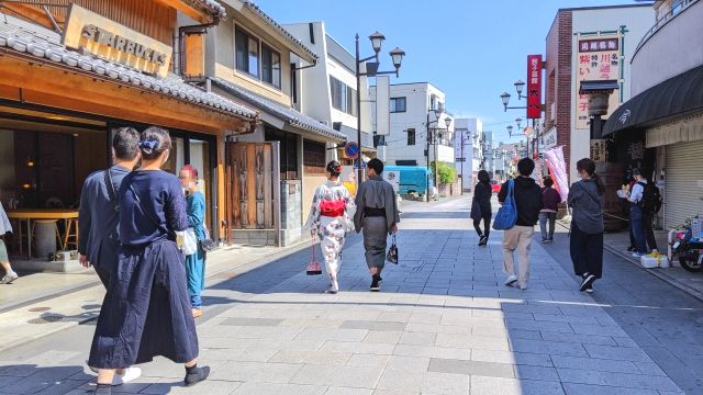 People enjoying a walk in Kawagoe