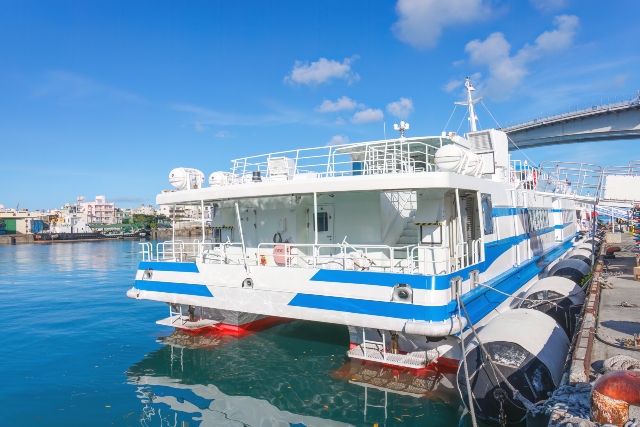 慶良間諸島　渡嘉敷島行きフェリー　高速船　フェリーとかしき