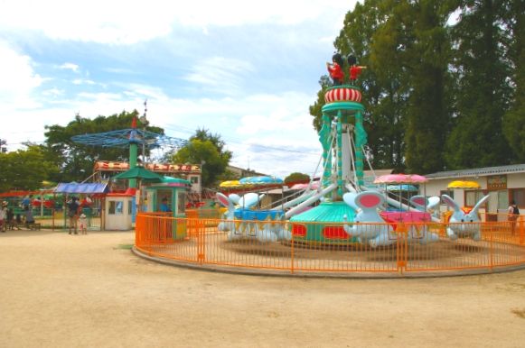 สวนสนุกสำหรับเด็กที่สวนสาธารณะจินโนะ/ซากะ
