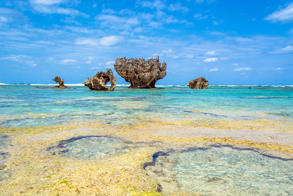 เกาะโคอุริ: ชายหาดที่แนะนำและซ่อนอยู่ แหล่งท่องเที่ยว การเดินทางและกิจกรรม หลุมบ่อโทเคฮามะ