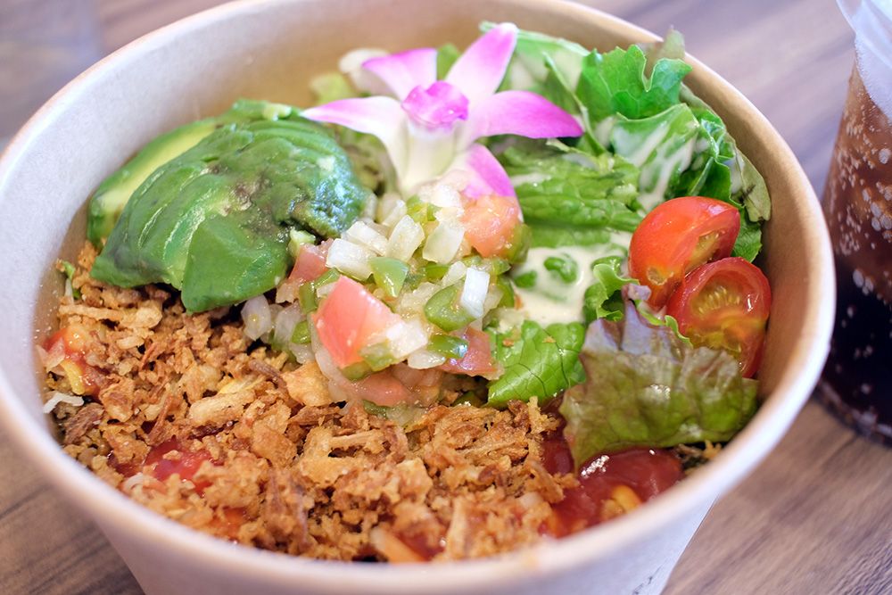 古宇利島でテイクアウトできるおすすめ店　RICE　BOWL　FACTORY　OKINAWA　ライスボウルファクトリー　オキナワ