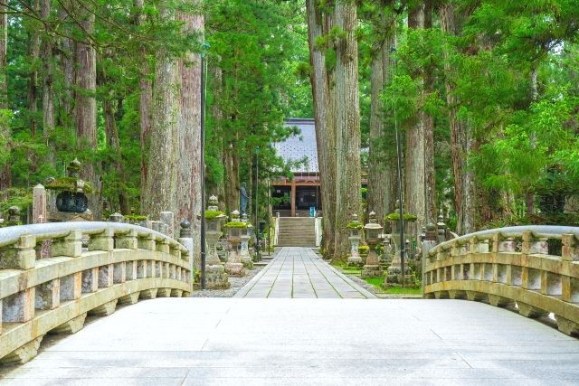 和歌山　高野山　観光スポット　奥之院　御廟橋