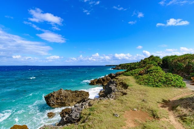 沖縄 久高島 観光スポット ロマンスロードからの景色