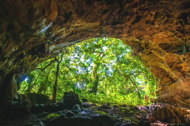 Yajiyagama, a limestone cave on Kumejima