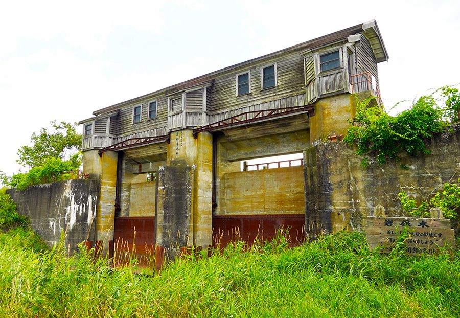 History of the Kushiro River Recommended canoeing, kayaking and river fishing experiences Kushiro Marsh Hokkaido Eastern Hokkaido Old Kushiro River and New Kushiro River History Old Iwaboki Water Gate Junction