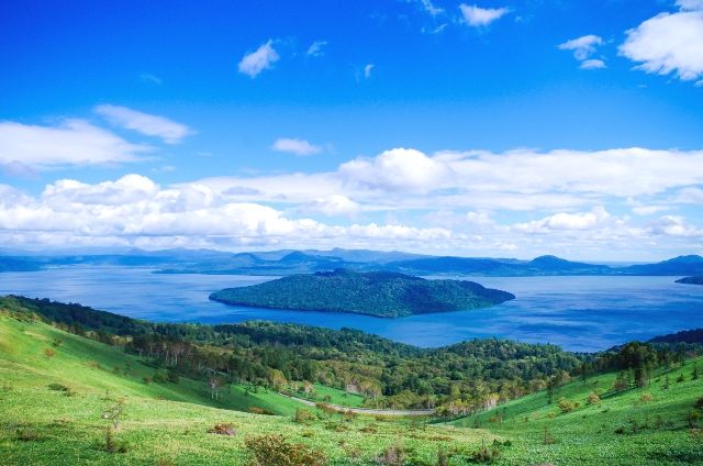 北海道　美幌峠からみる屈斜路湖