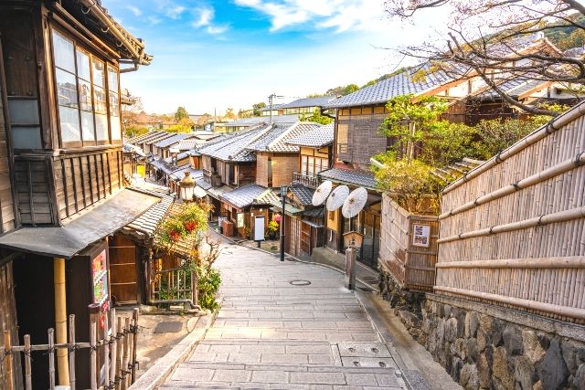 Ninenzaka, the approach to Kiyomizu-dera Temple in Kyoto