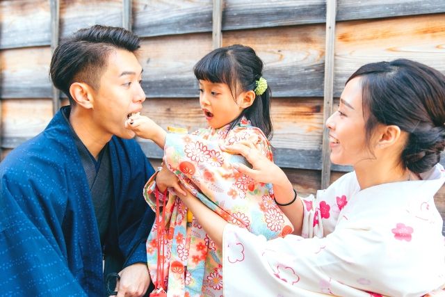 "Kimono Rental VASARA Kyoto Station Store" Families with children enjoying location photos