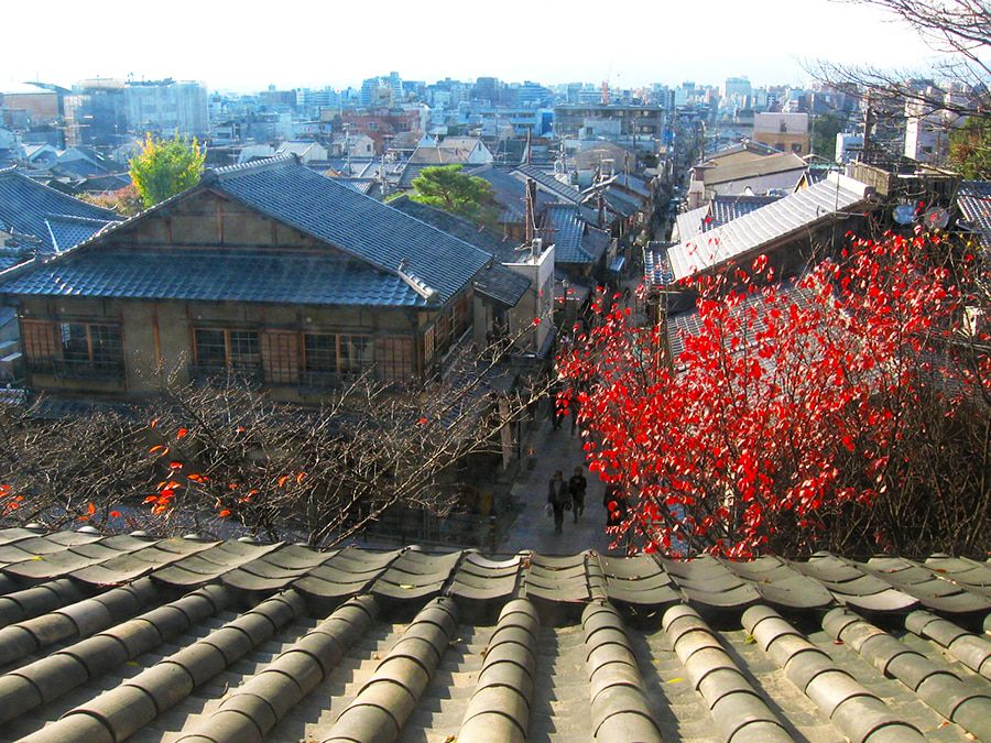 京都　祇園四条駅　おすすめ観光スポット　法観寺　八坂の塔　五重塔　眺め　眺望　2層　観光客が上階へ実際に上がれる