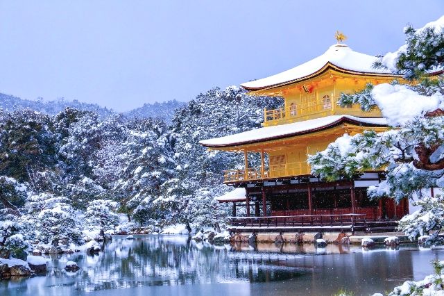 京都　冬の金閣寺（鹿苑寺）