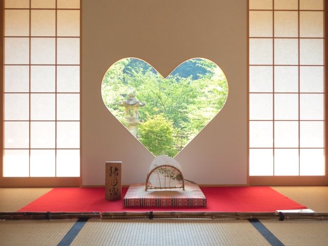 Inome window of Shojuin temple in Kyoto