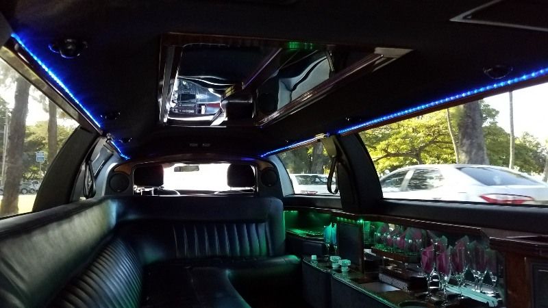 Limousine rental: Fees and prices for plans with a driver An example of the interior of a limousine car
