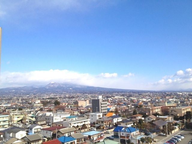 The view from the rooftop parking lot of Maebashi Ririka