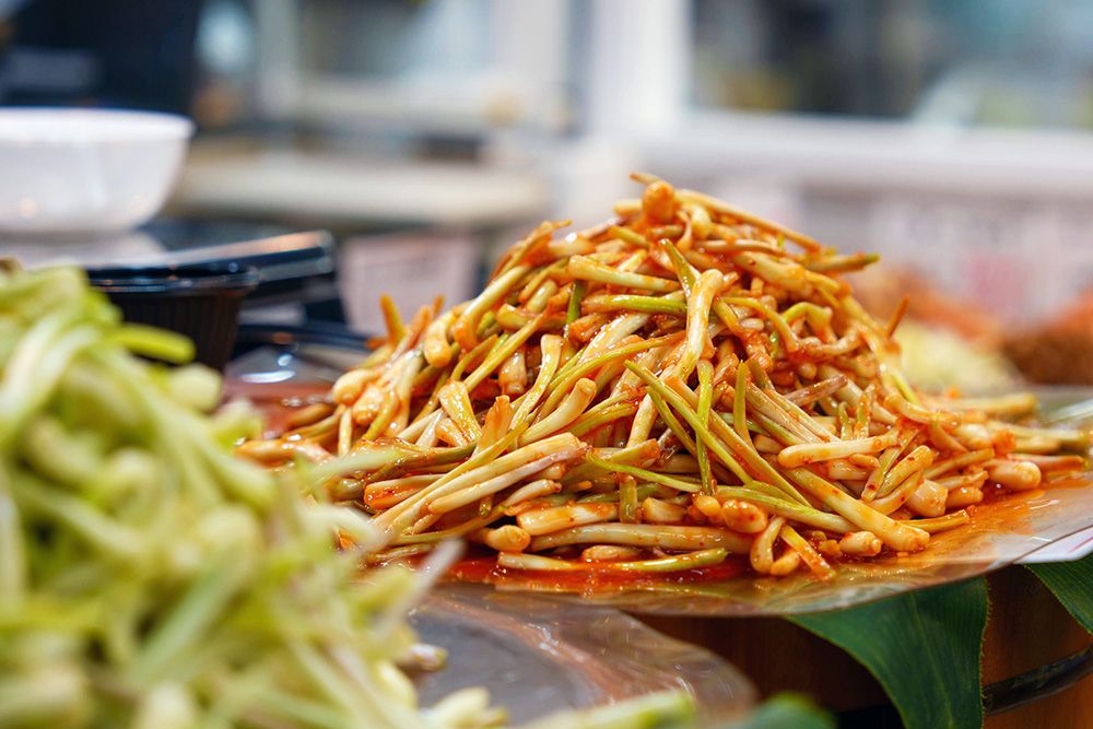 市場で買う｜おすすめ商品・買い物で気を付けること　島らっきょう　漬物　漬け物