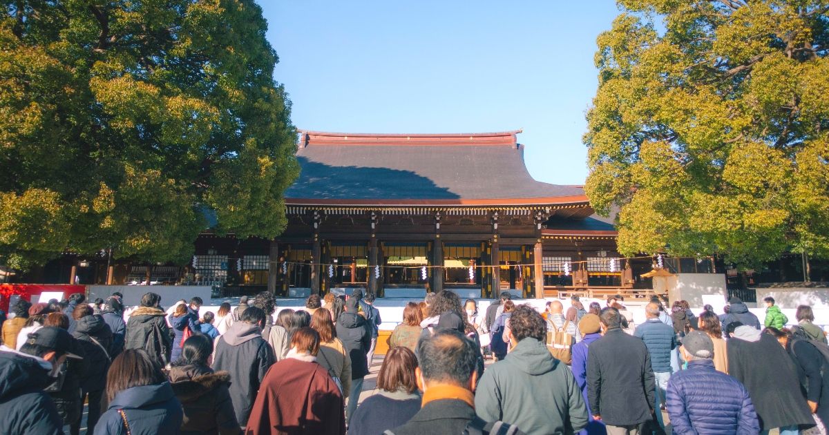 Meiji Shrine New Year's visit | Images explaining crowd times and worship methods