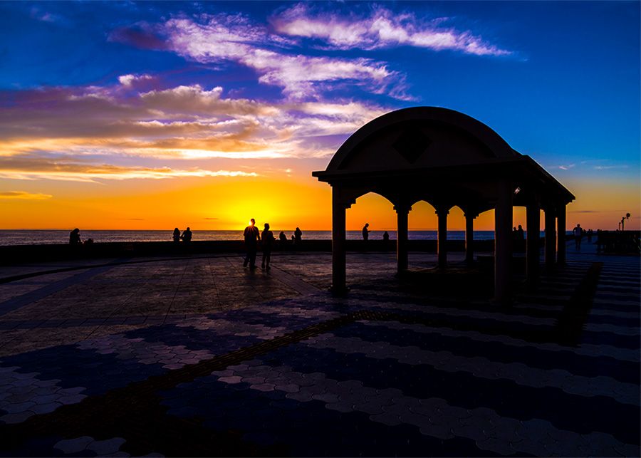 Rope Okinawa Main Island Chatan Miyagi Coast Reviews and comments Rankings Free parking Introducing parking lots! Promenade Breakwater Walking Beach Sandy beach Beautiful sunset viewing spot Sunset Sunset Beach crowded with locals Place to relax Breakwater Promenade