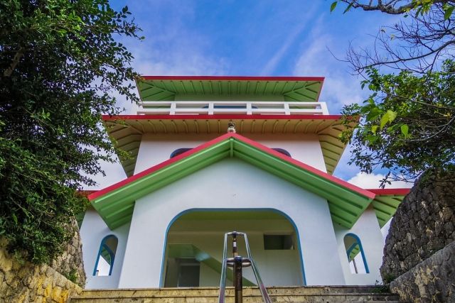沖縄県・来間島の竜宮城展望台