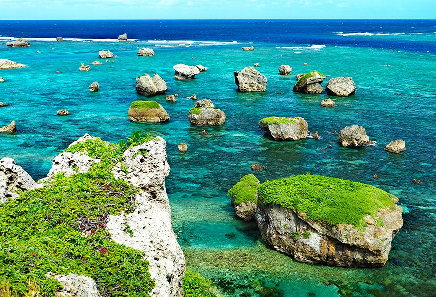 宮古島觀光 推薦景點 隱藏景點 指南 東平安名崎 日本百選城市公園 海嘯岩石 珊瑚礁上的巨大岩石 宮古島最美麗的景點之一 在 SNS 上看起來很棒的拍照地點