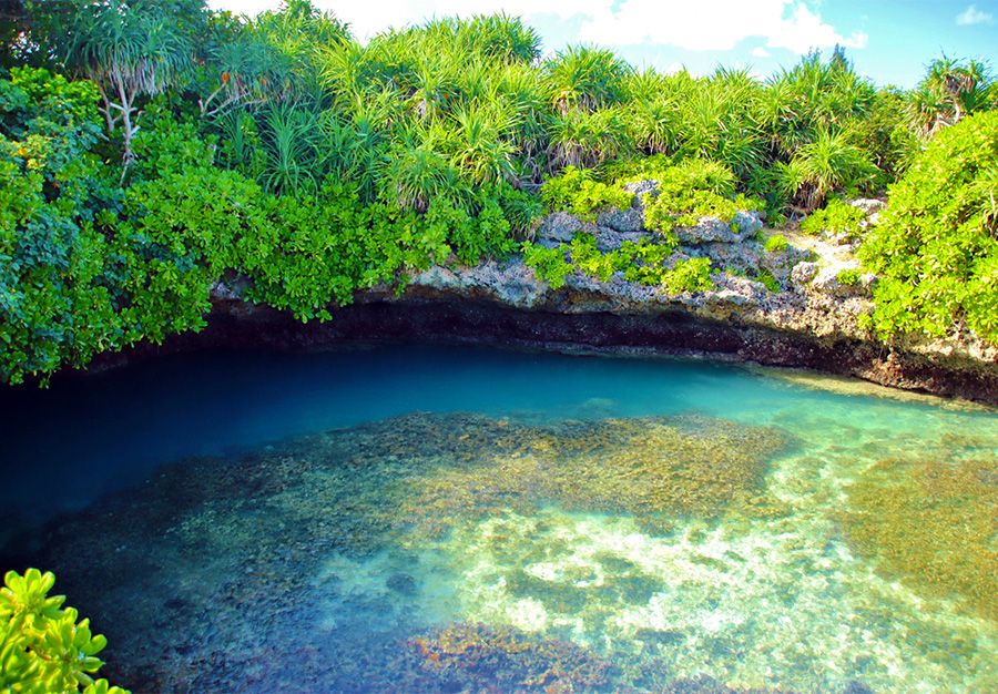 สถานที่ท่องเที่ยวแนะนำในมิยาโกจิมะ สถานที่ที่ซ่อนอยู่ คู่มือนำเที่ยว Pineagama Sea-Sora Healthy Park ของ Pica บ่อน้ำธรรมชาติที่เกิดจากน้ำทะเลไหลเข้ามา น้ำไม่ลดลงแม้ในช่วงน้ำลง