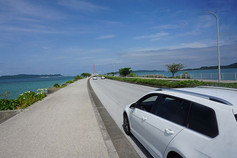 宮古島にレンタカーは必要か？予約方法と車なしで観光を楽しむ方法