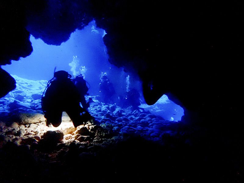 A thorough introduction to the three major geographical features of Miyakojima diving!