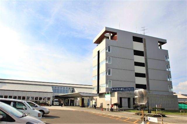 北海道　道の駅　むかわ四季の館