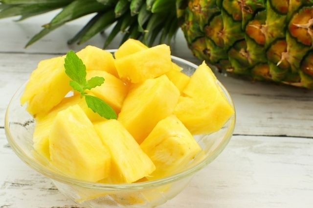 Pineapple tasting image