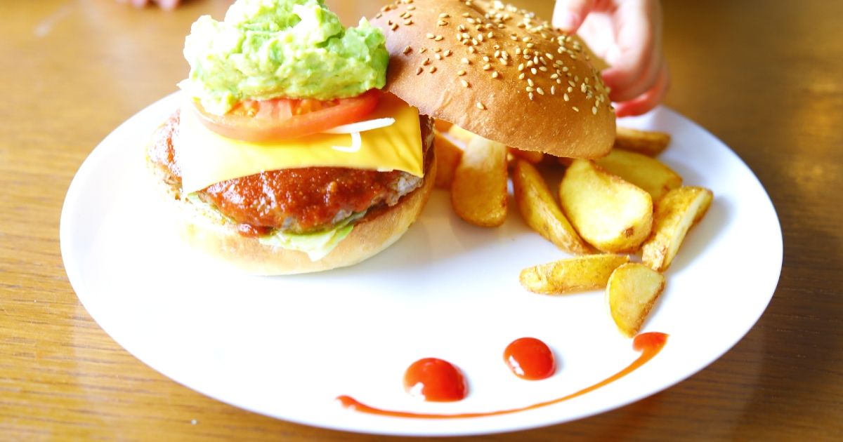 沖縄・那覇おすすめハンバーガー店8選！空港や国際通りの人気店も紹介
