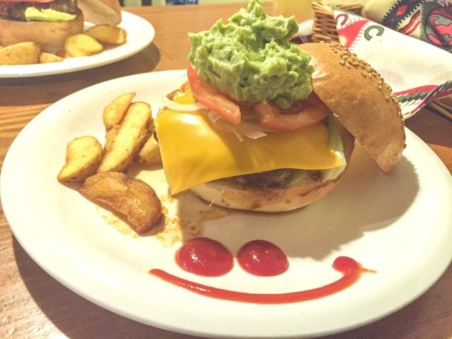 Okinawa Naha Zootons Avocado Cheese Burger