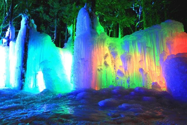 Gifu's Shin Hirayu Onsen, Taruma Kanekoori illuminated