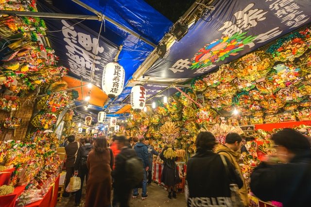 신주쿠구의 하나조노 신사에서 개최되는 오유 축제