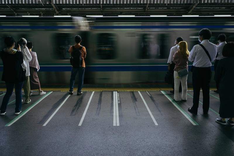 About public transportation, government offices, financial / medical institutions during Obon holidays