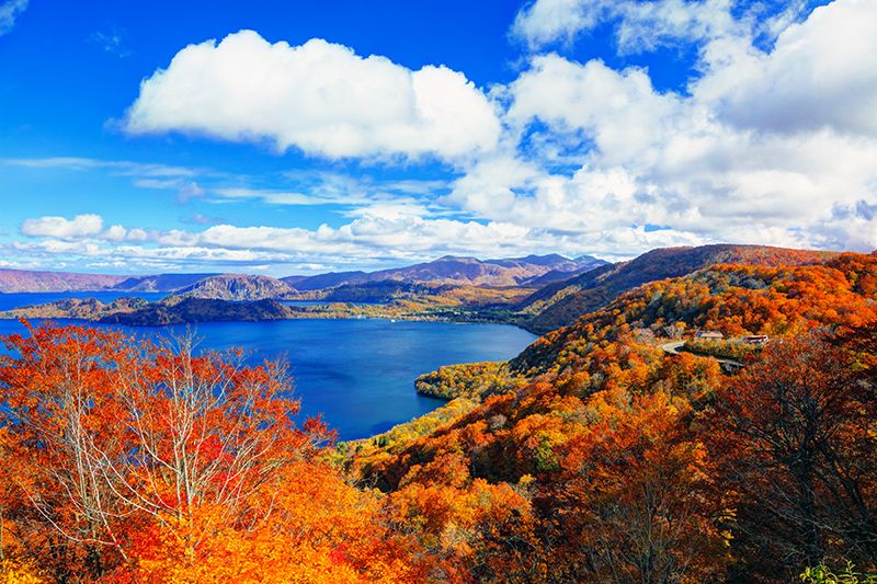 Aomori Oirase Gorge 5 scenic spots for autumn leaves Lake Towada Large open panorama Majestic lake Famous spot for fresh greenery and autumn leaves Colorful autumn leaves
