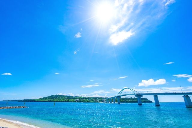 沖縄　瀬底大橋　瀬底島