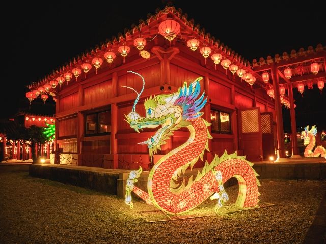 沖縄　イルミネーション　体験王国むら咲むら｜琉球ランタンフェスティバル