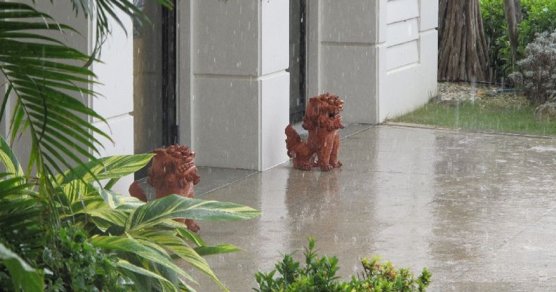 สถานที่ท่องเที่ยวและกิจกรรมต่างๆ ที่คุณสามารถเพลิดเพลินได้ในวันที่ฝนตกในโอกินาว่า