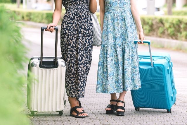沖縄旅行　服装　持ち物　スーツケース