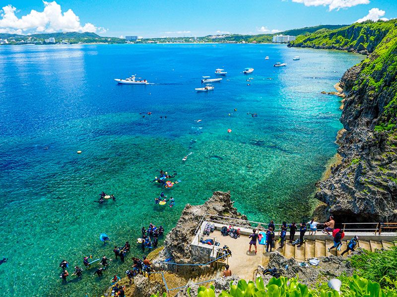 Okinawa Main Island Blue Cave Cape Maeda Beach Entry Snorkeling Snorkel Diving Stairs Queue Crowd Waiting Time