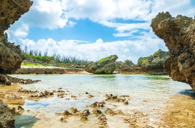 沖縄　万座毛　観光スポット　裏万座毛