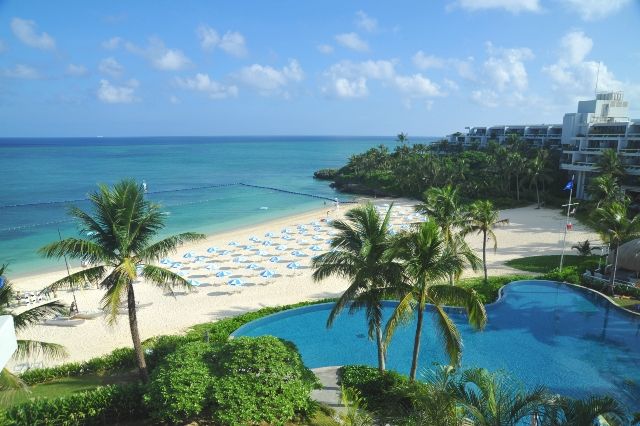 沖縄・恩納村　観光スポット　遊び場　ムーンビーチ