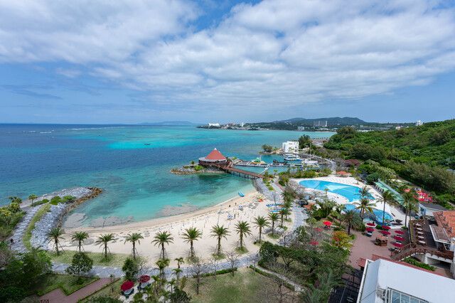 ルネッサンスリゾートオキナワのビーチ