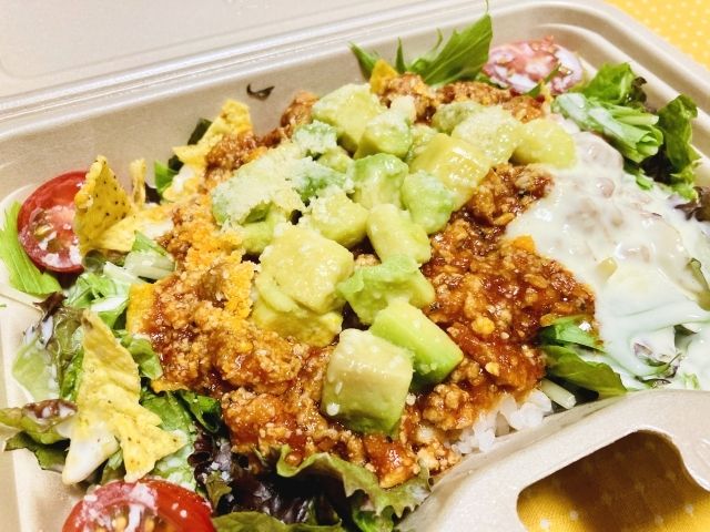 沖縄　恩納村　タコライス　テイクアウト　イメージ