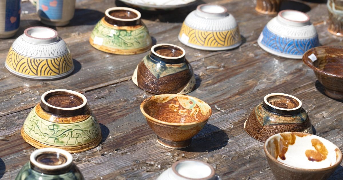 恩納村周辺でやちむんを楽しむ方法｜おすすめ工房・販売店も紹介