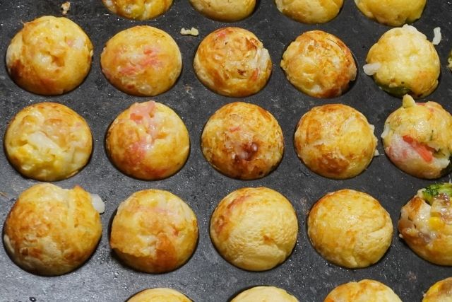 たこ焼きを焼く