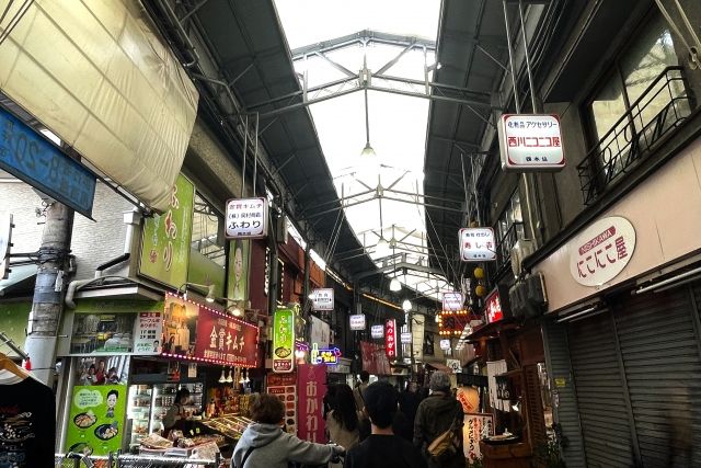 鶴橋本通商店街のアーケード