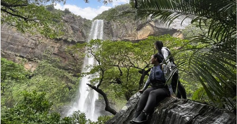 How to enjoy Pinaisara Falls safely without any accidents