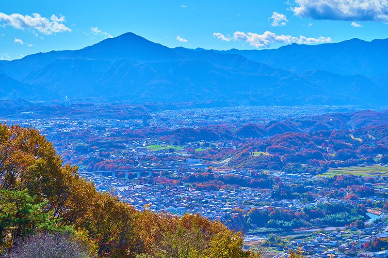 埼玉観光　長瀞　秩父　モデルコース　電車　日帰りで巡る絶景　グルメスポット　宝登山ロープウェイ　山頂付近からの眺望　秋　紅葉　武甲山　天目山　大平山　皆野町