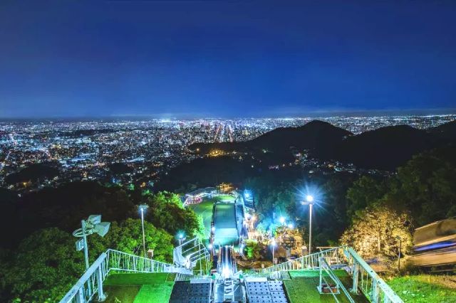 北海道札幌夜景景点：大仓山的景色