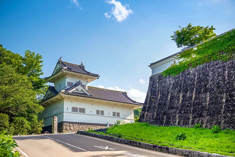 Sendai sightseeing model course Without a car Recommended day trip plan Sendai Castle ruins Aobayama Park Sendai Castle Aoba Castle ruins Huge stone wall Date Masamune Sightseeing spots Earthworks Moat Side turret Great hall ruins