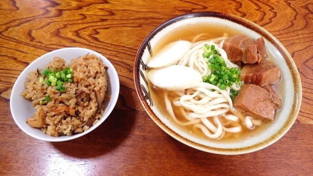 瀬底島　子連れランチ　おすすめ　沖縄そば　ジューシー